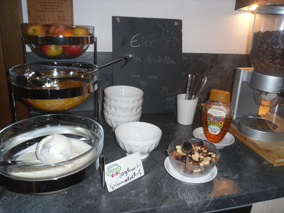 Gruenwaldhof Bed & Breakfast Tux Luaran gambar